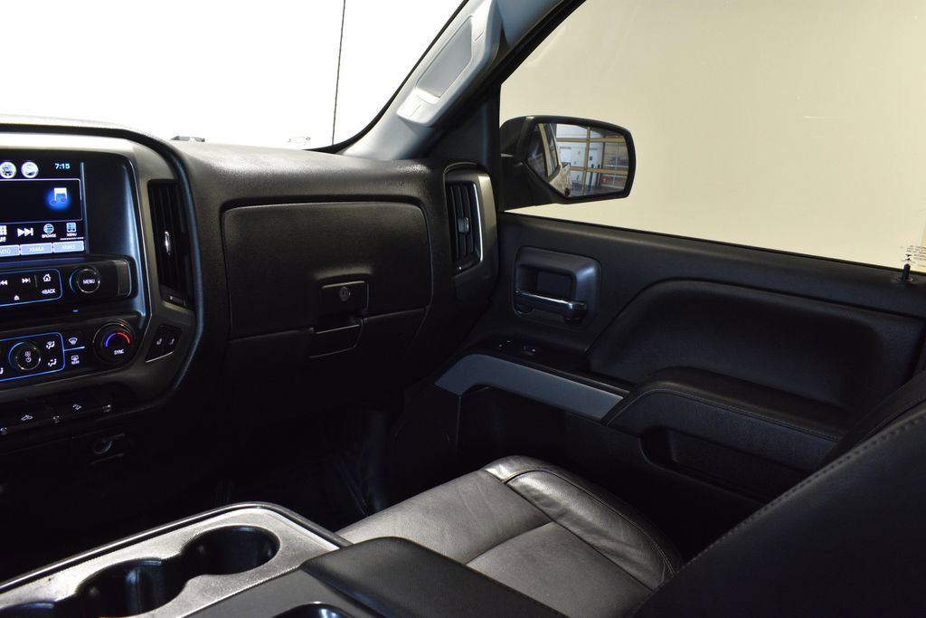 Used 2018 Chevrolet Silverado 1500 LT w/ Redline Edition image 15