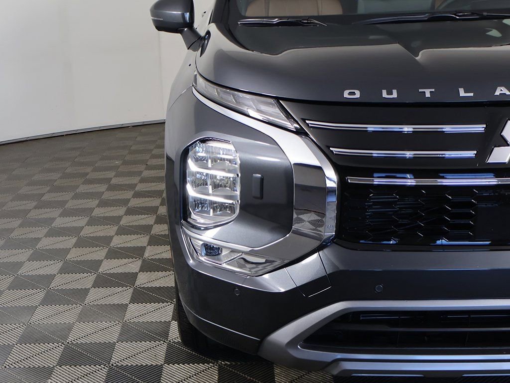 New 2025 Mitsubishi Outlander SEL image 18