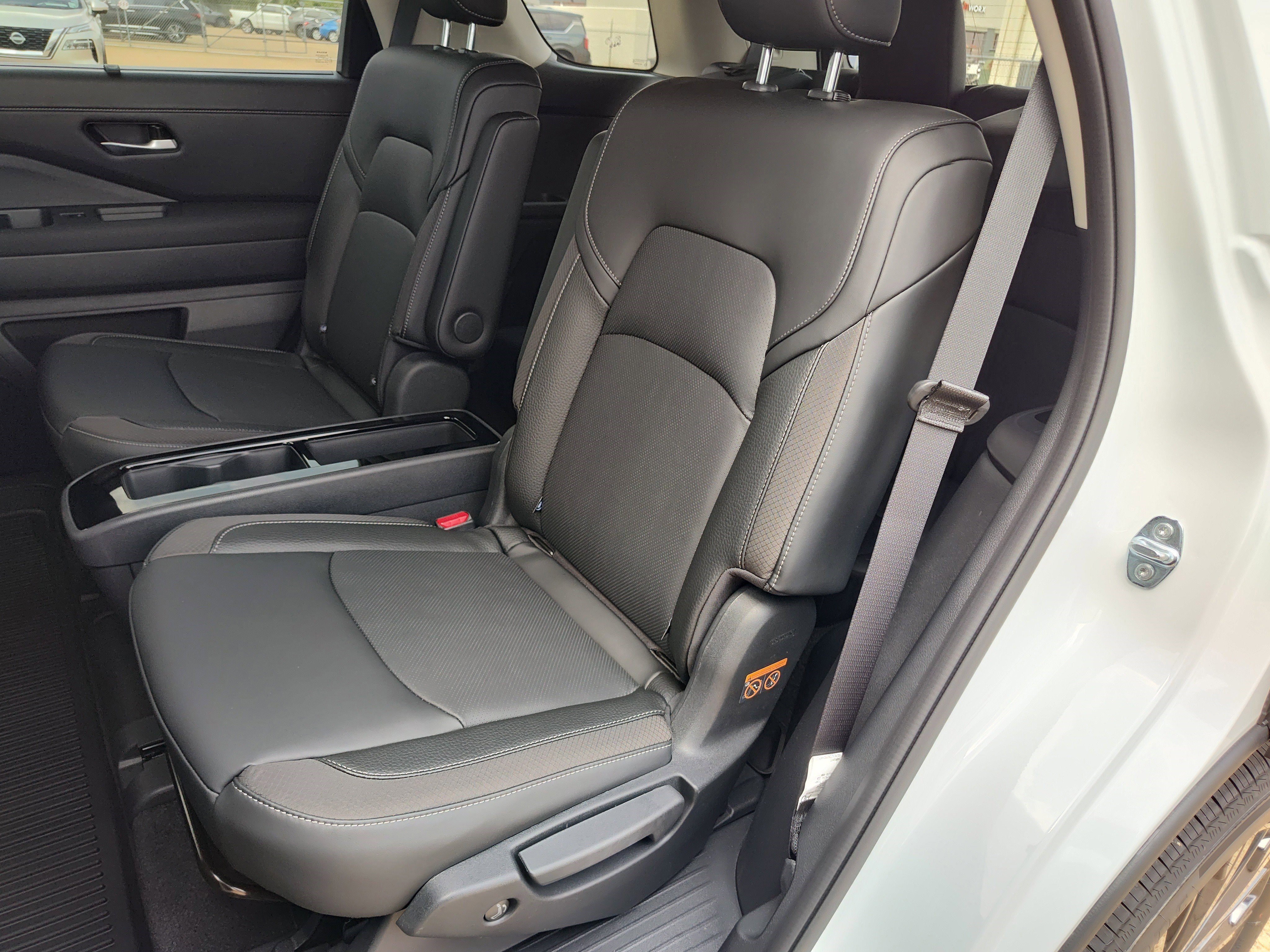 New 2026 Nissan Pathfinder SL w/ SL Premium Package FWD image 15