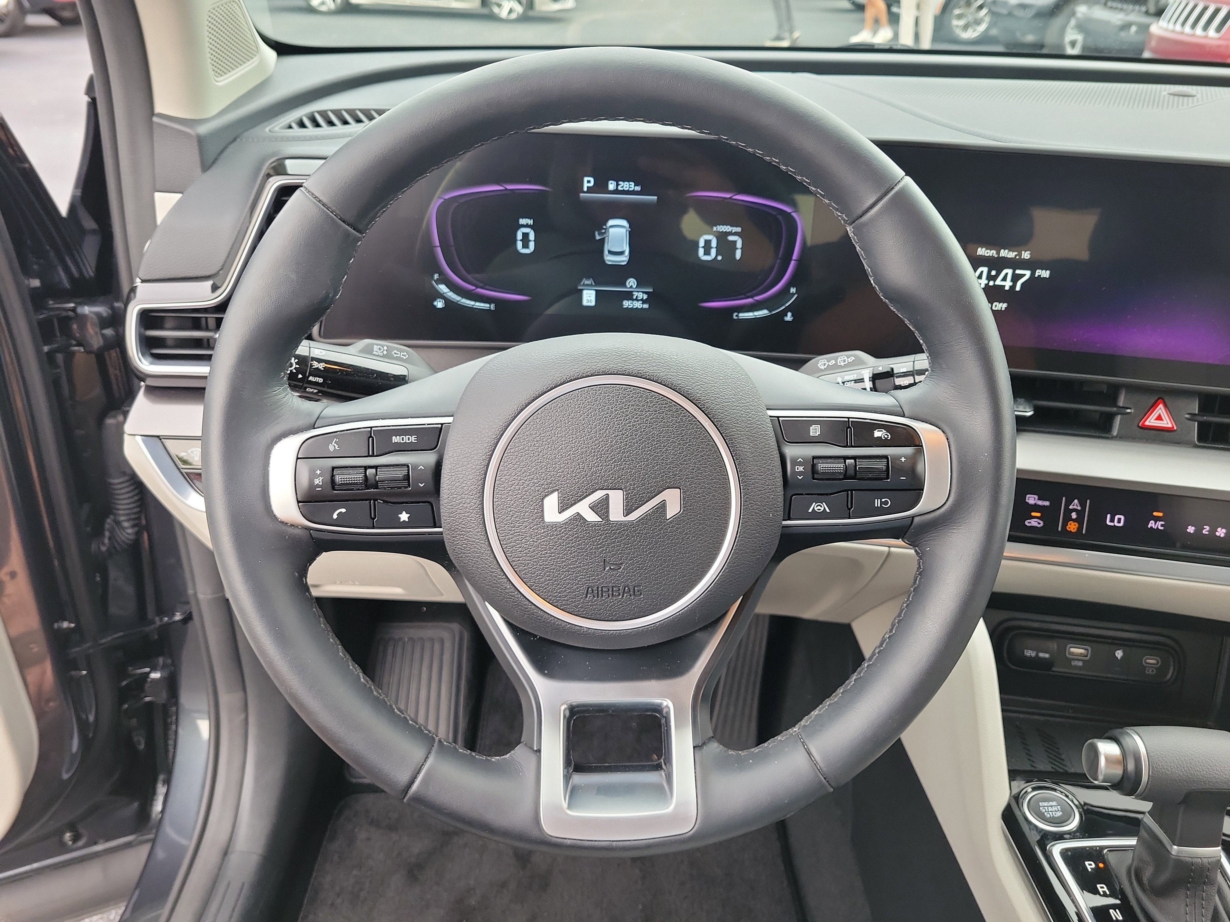 Used 2023 Kia Sportage EX image 23
