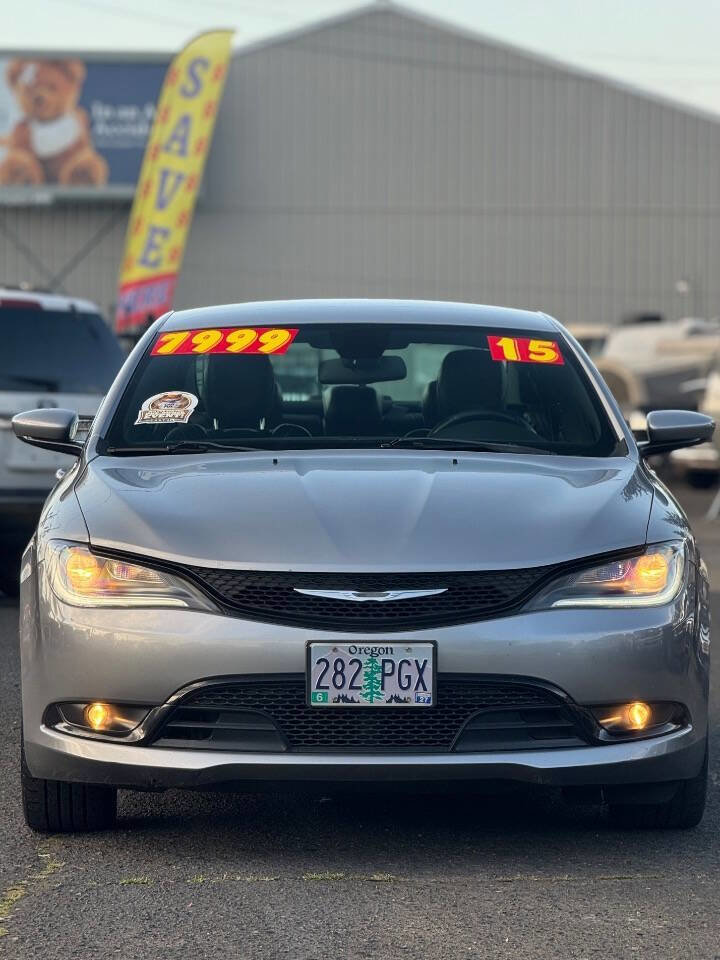 Used 2015 Chrysler 200 S FWD image 2