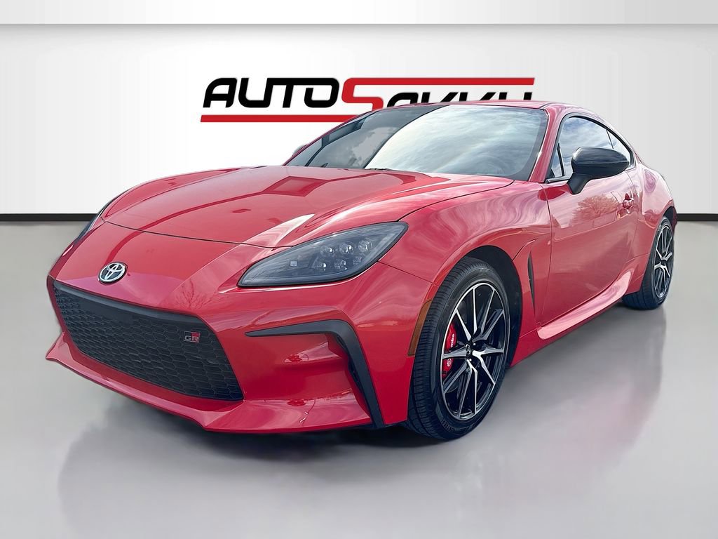 Used 2025 Toyota GR86 Premium w/ Performance Package image 3