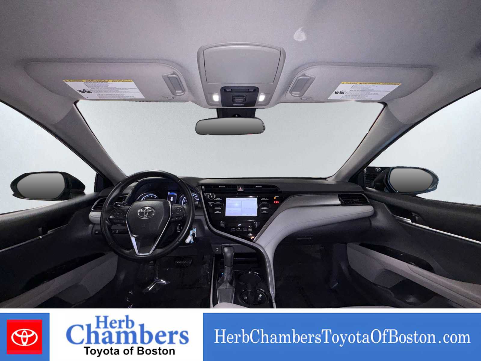 Used 2019 Toyota Camry SE FWD image 5