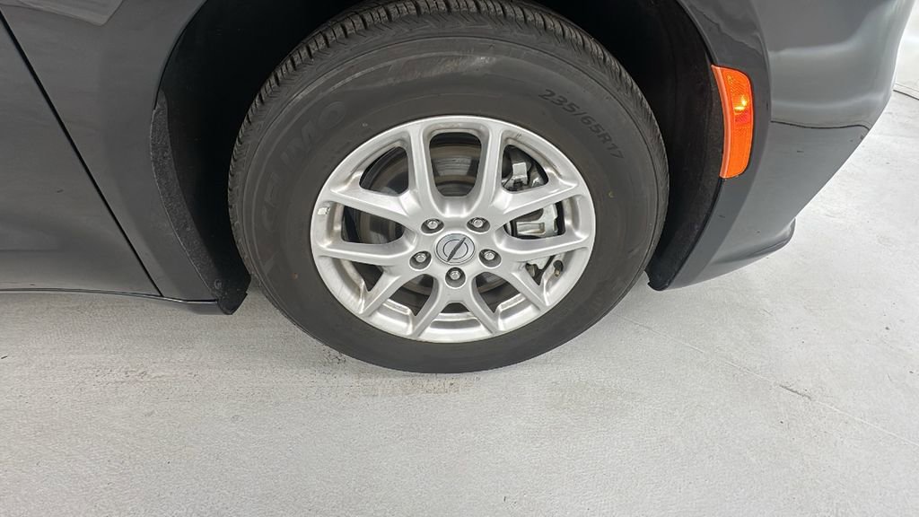 Used 2025 Chrysler Pacifica Select FWD image 9
