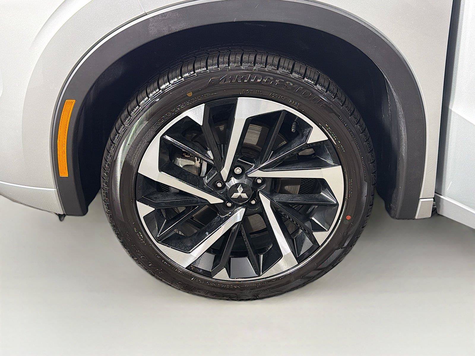 Used 2024 Mitsubishi Outlander SEL AWD/4WD image 33