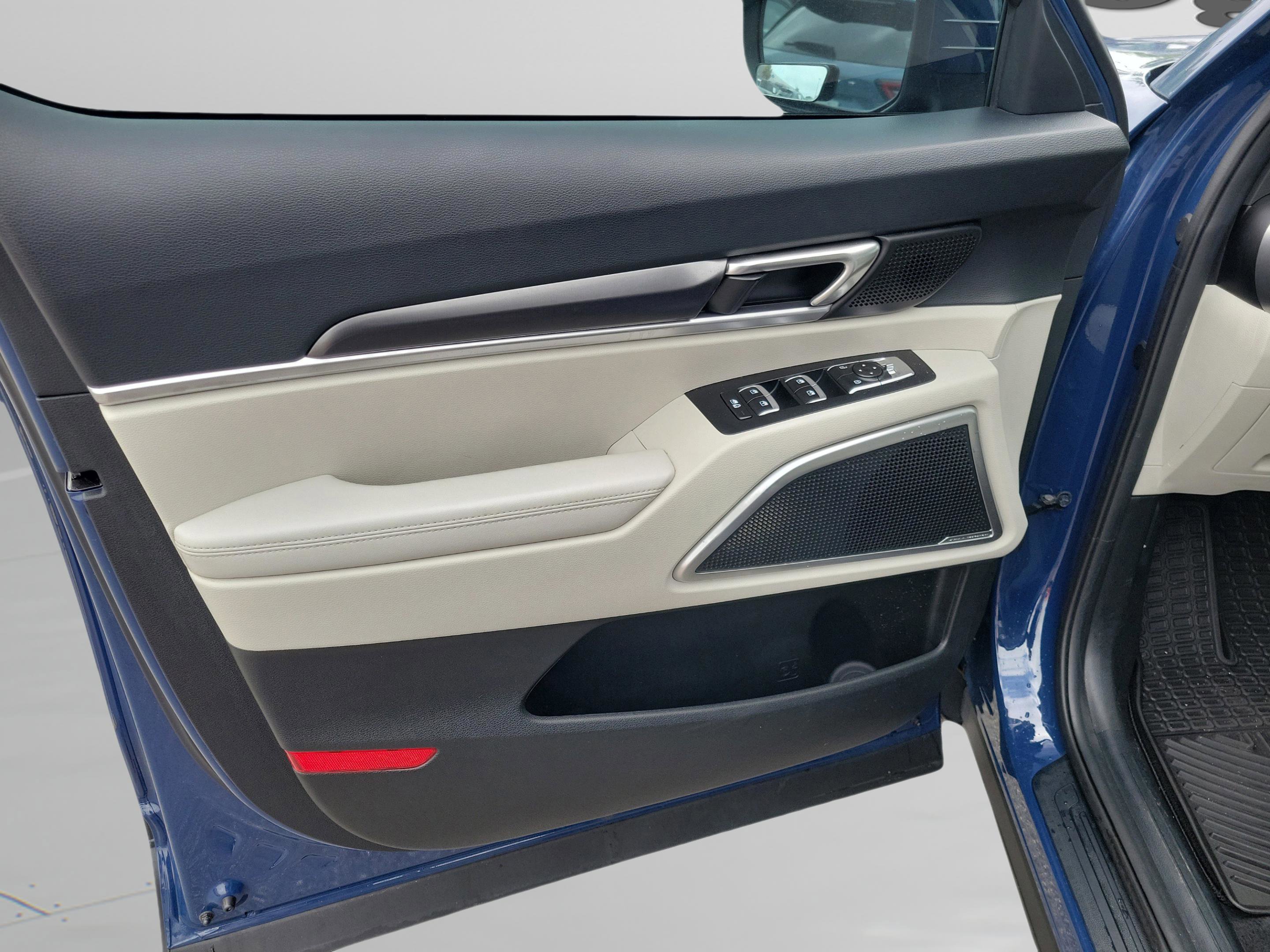 Used 2024 Kia Telluride S w/ S Sunroof Package image 5