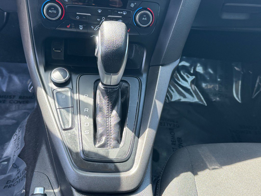 Used 2017 Ford Focus SEL w/ Cold Weather Package image 30