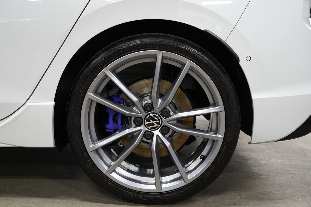Used 2024 Volkswagen Golf R AWD/4WD image 34