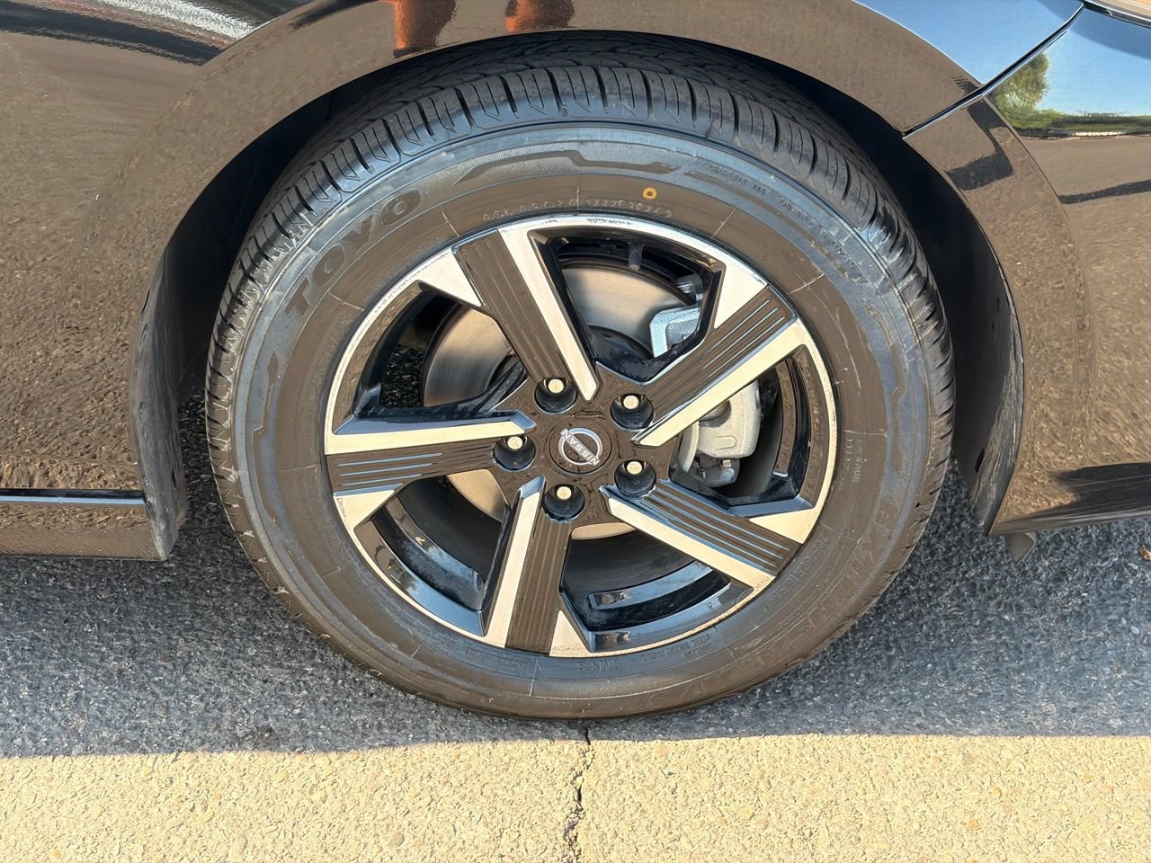 Used 2024 Nissan Sentra SV FWD image 8