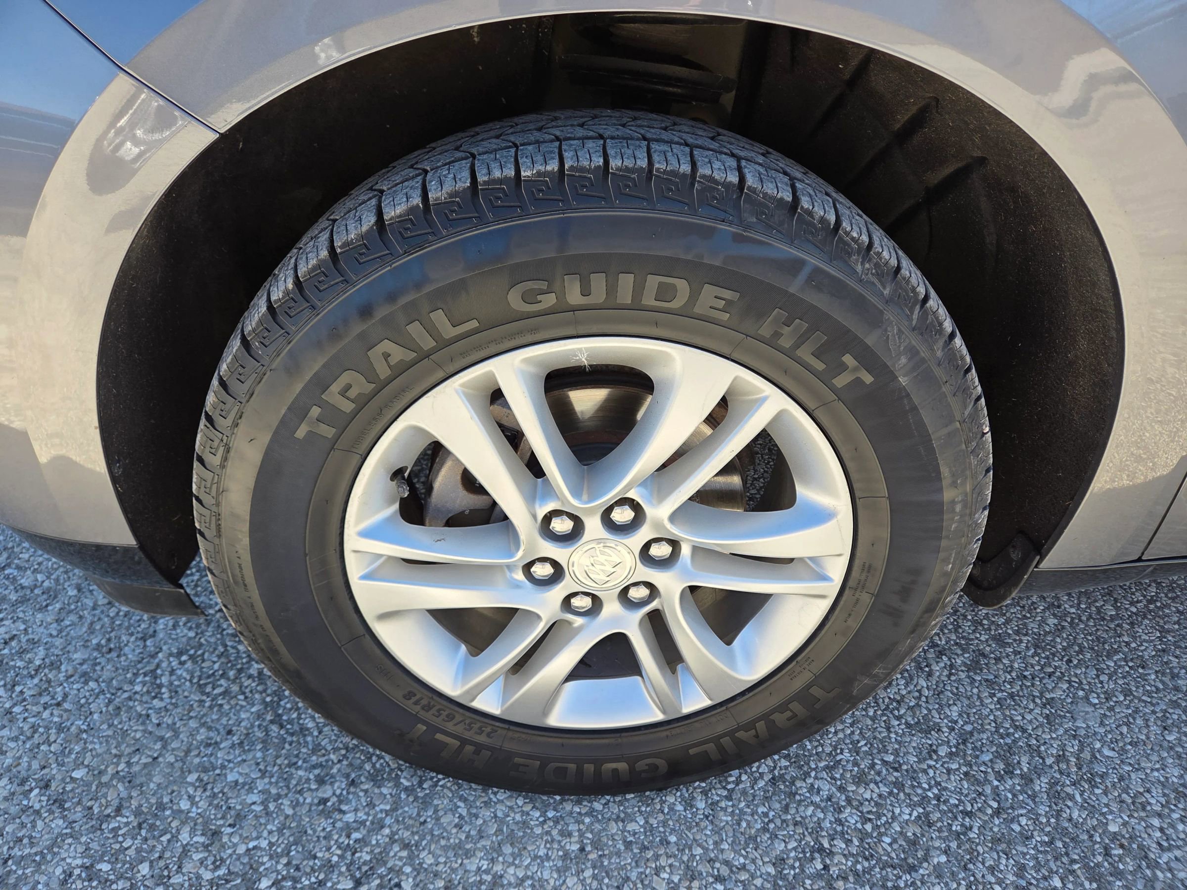 Used 2020 Buick Enclave Essence image 8