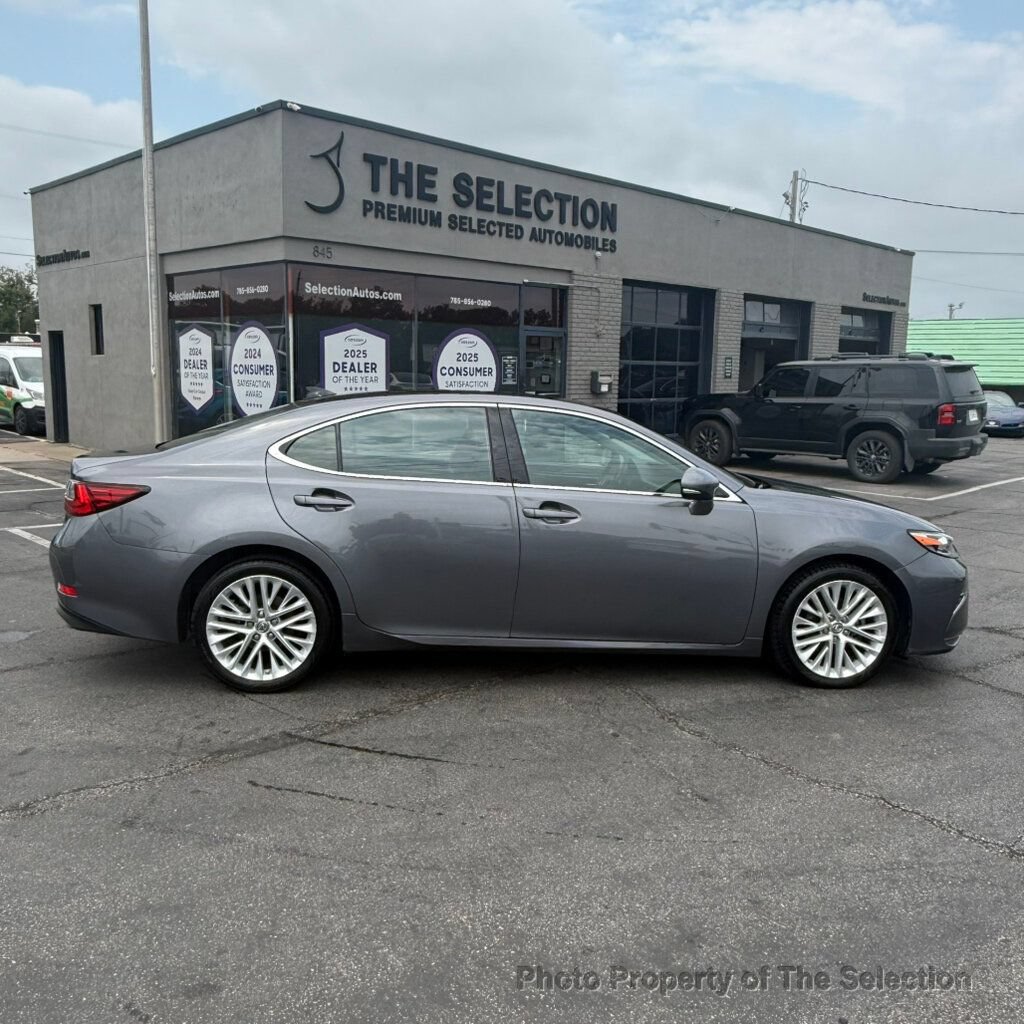 Used 2018 Lexus ES 350 w/ Luxury Package w/Wood Trim FWD image 19