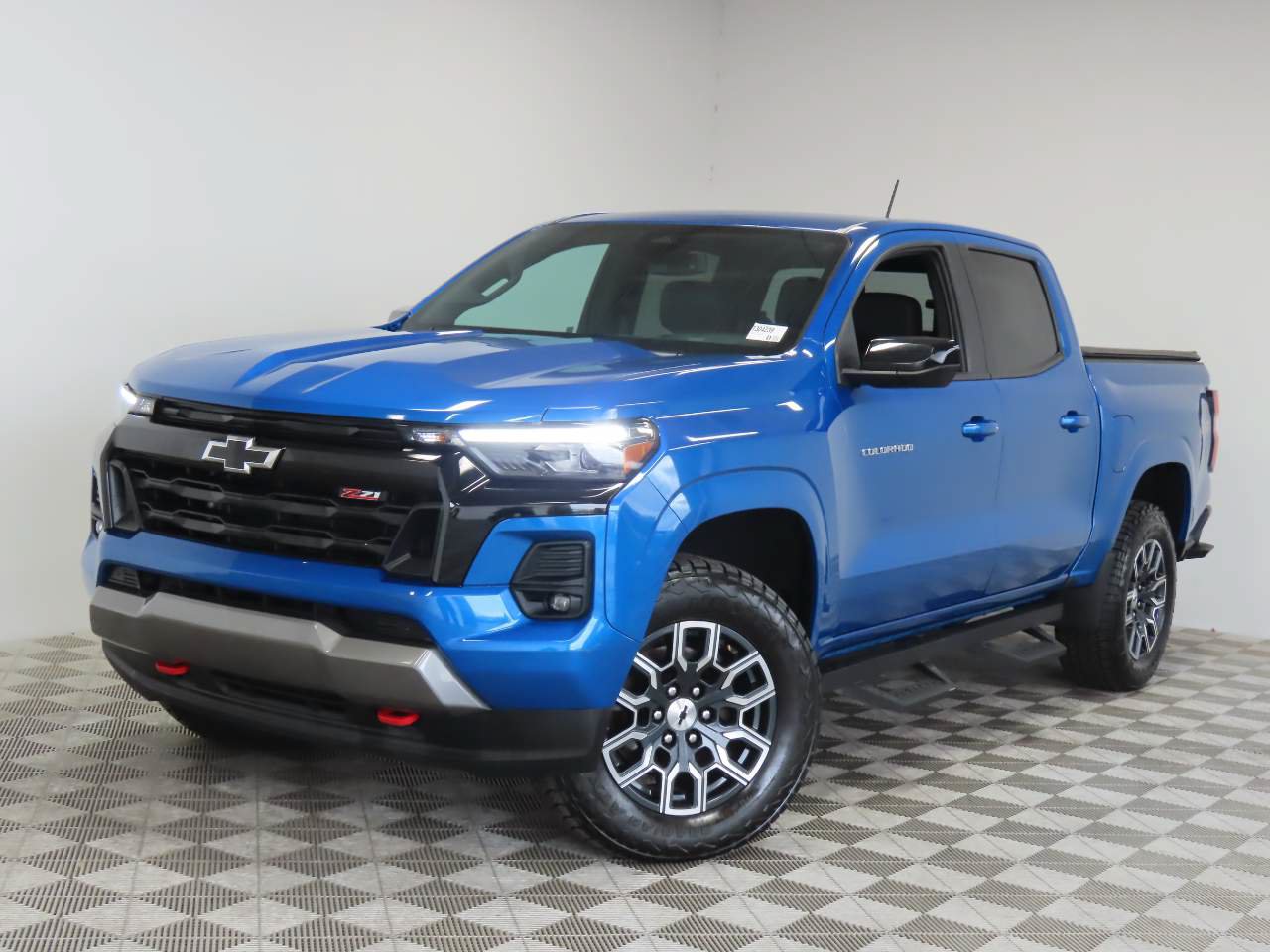 Used 2023 Chevrolet Colorado Z71 w/ Z71 Convenience Package 2