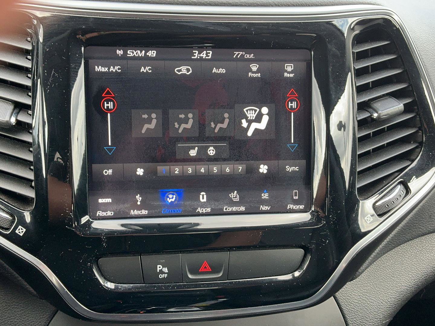 Used 2019 Jeep Cherokee Limited image 16