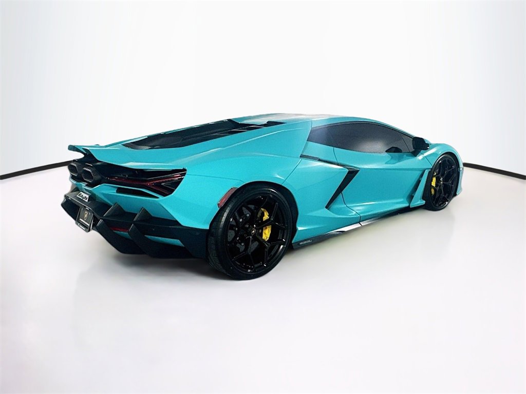 Used 2024 Lamborghini Revuelto image 5