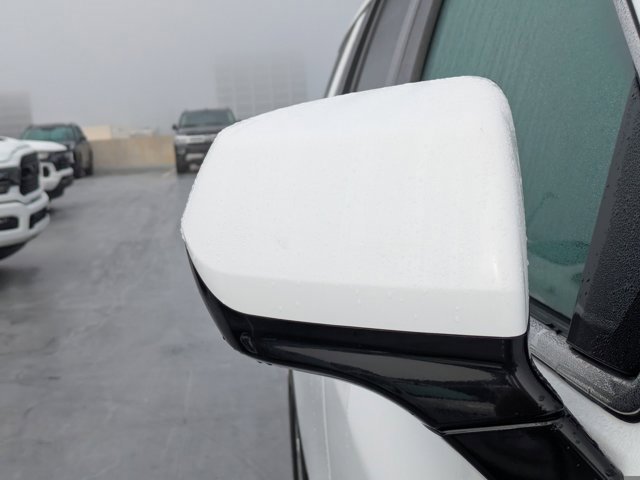 Used 2023 GMC Yukon SLT image 10