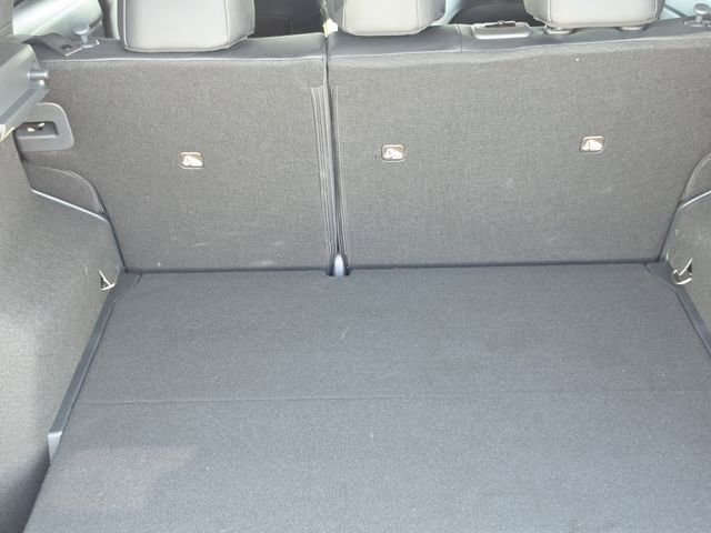 Used 2025 Nissan Kicks SR FWD image 7
