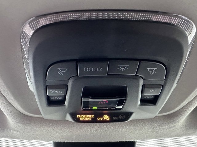 Used 2022 Toyota Corolla Cross XLE w/ Convenience Package image 30