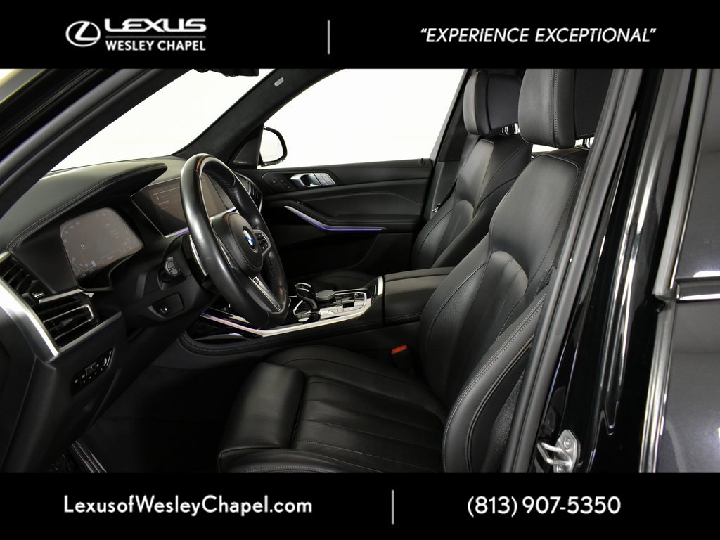 Used 2022 BMW X7 M50i w/ Luxury Seating Package image 19
