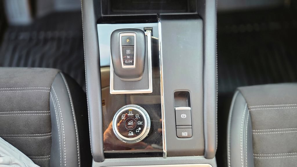 Used 2024 Mitsubishi Outlander SE AWD/4WD image 22
