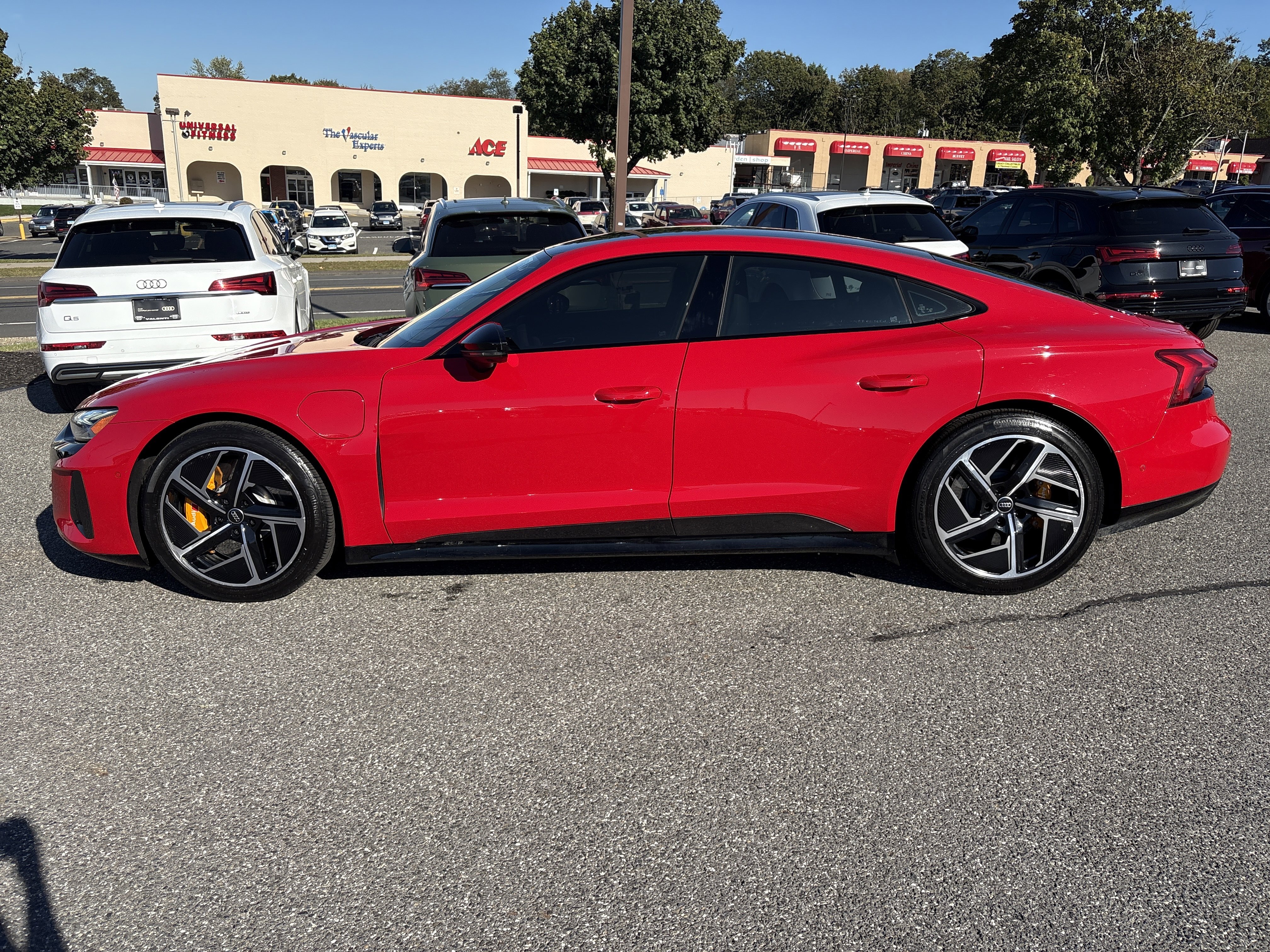 Certified 2023 Audi RS e-tron GT w/ Carbon Performance Package image 4