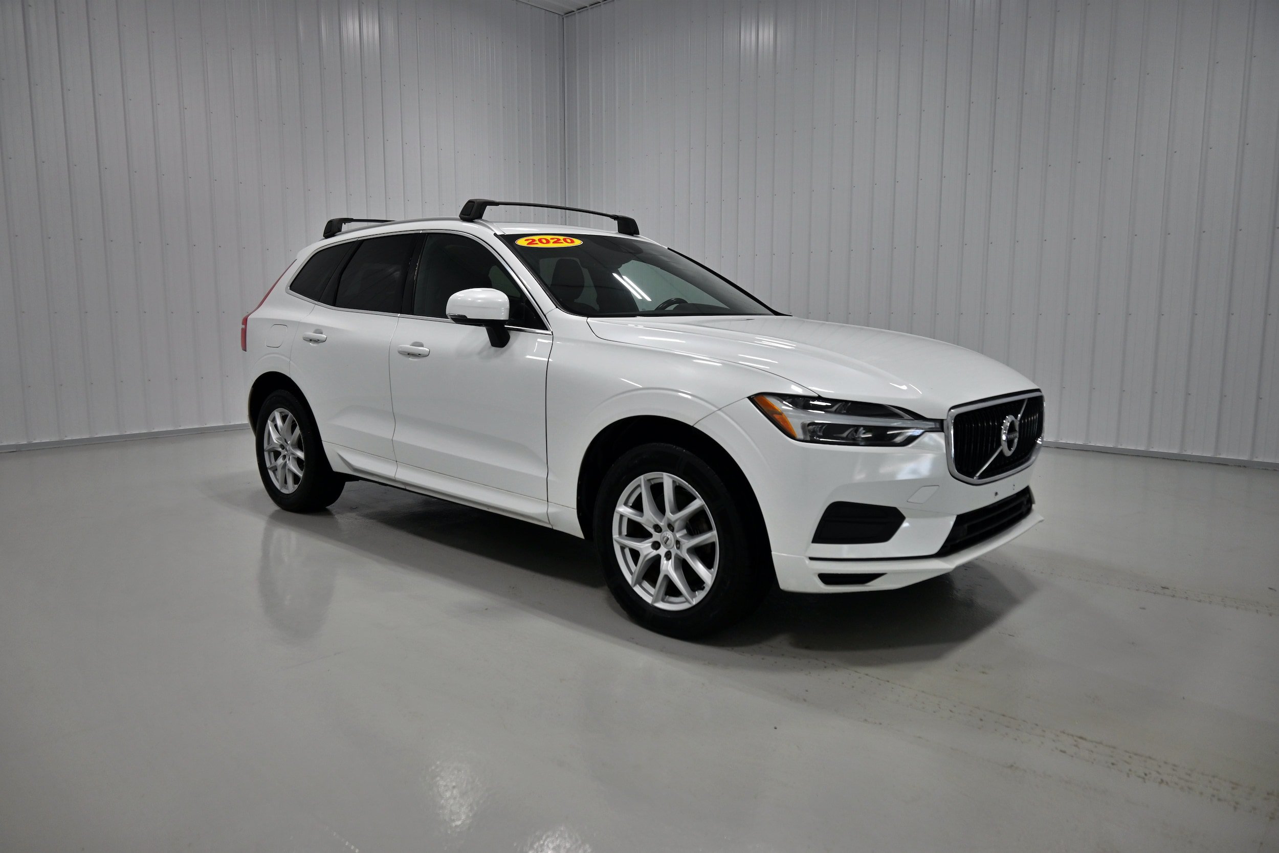 Used 2020 Volvo XC60 T5 Momentum w/ Protection Package Premier AWD/4WD image 3