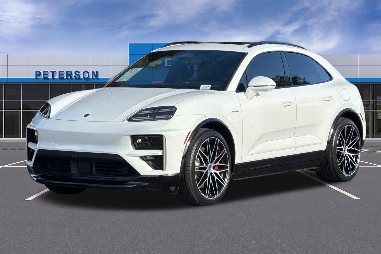 Used 2025 Porsche Macan Turbo Electric AWD/4WD image 8