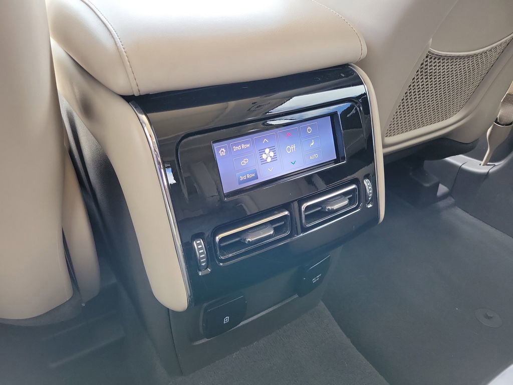 Certified 2023 Lincoln Aviator Reserve w/ Equipment Group 201A image 16