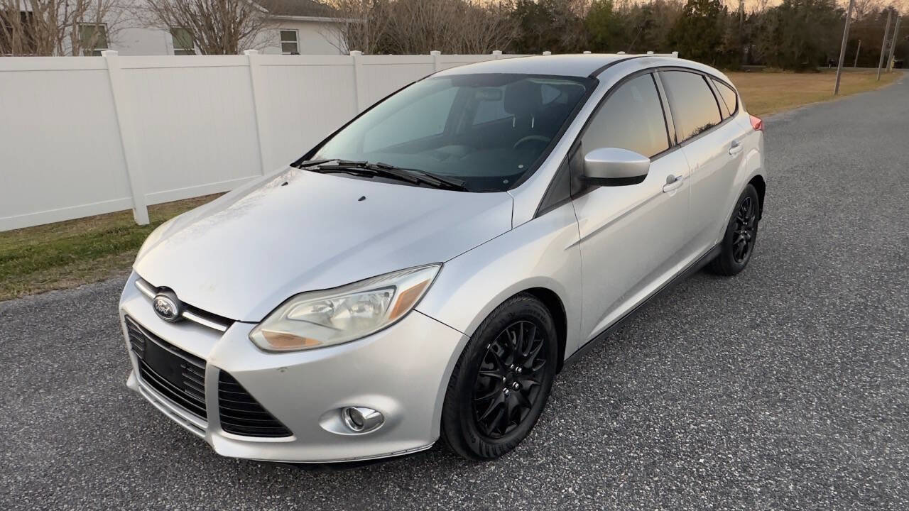 Used 2012 Ford Focus SE image 2