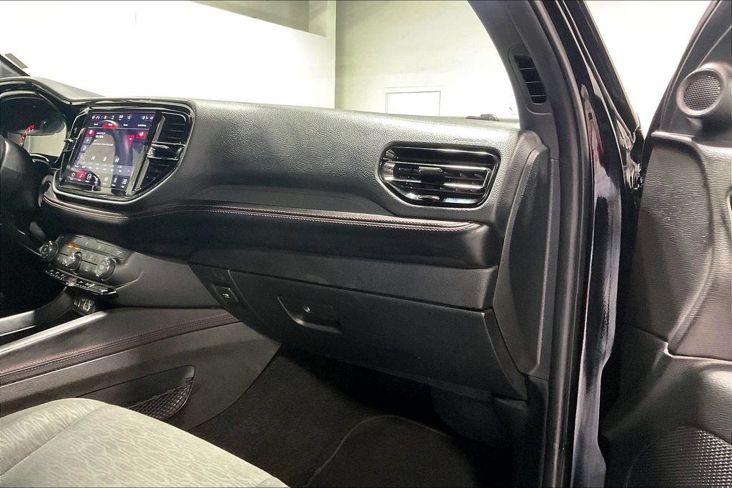 Used 2025 Dodge Durango GT AWD/4WD image 19