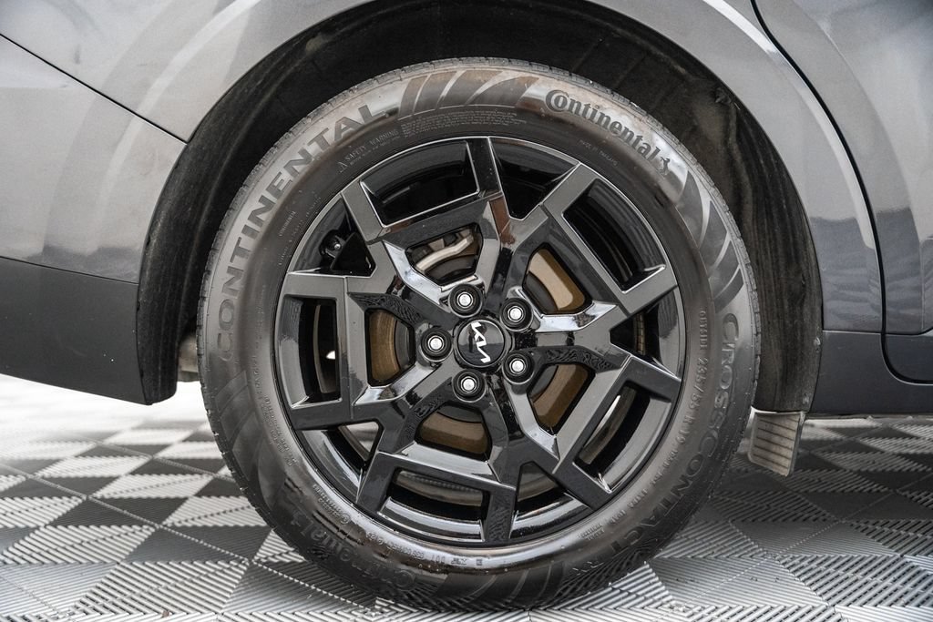 Used 2025 Kia Carnival SX FWD image 18