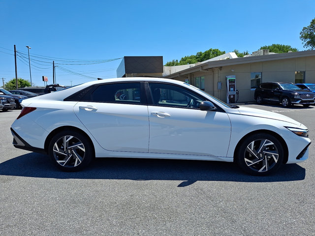 Certified 2025 Hyundai Elantra SEL FWD image 7