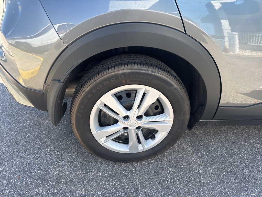 Used 2024 Nissan Kicks S image 11