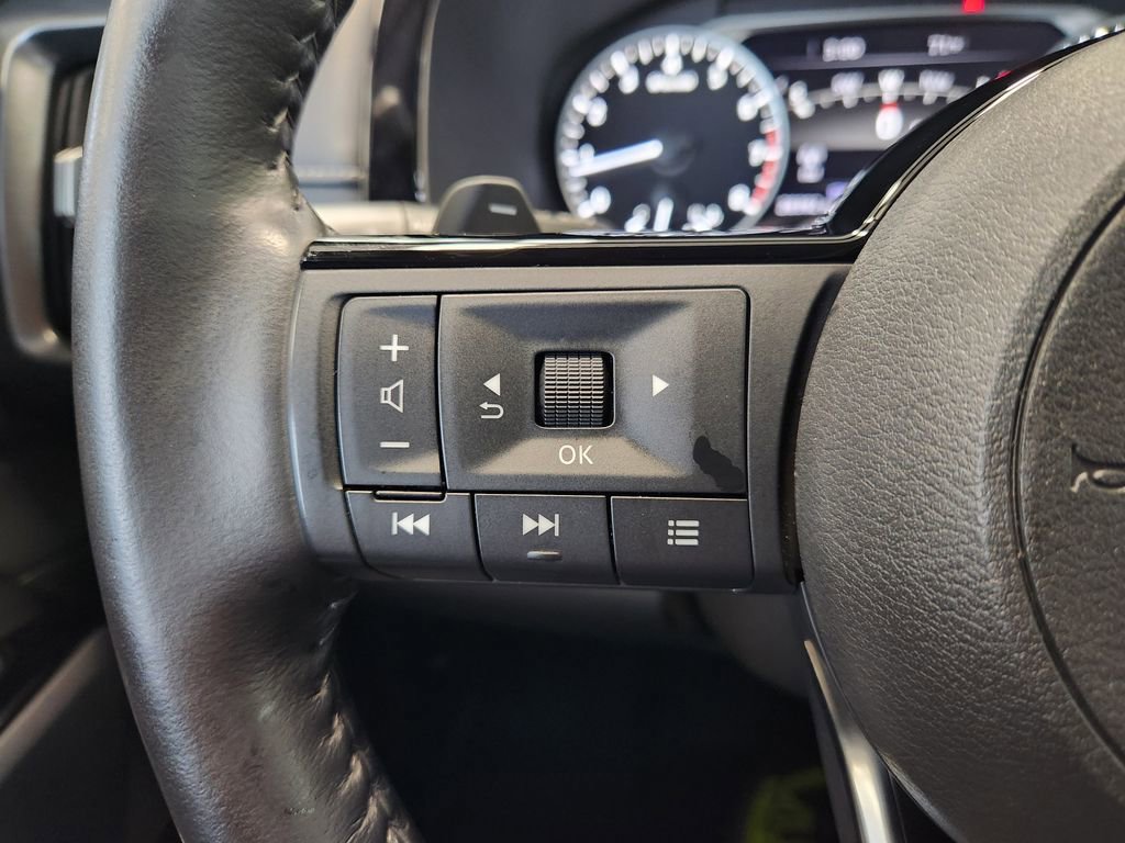 Used 2023 Nissan Pathfinder SL w/ Cargo Package image 27