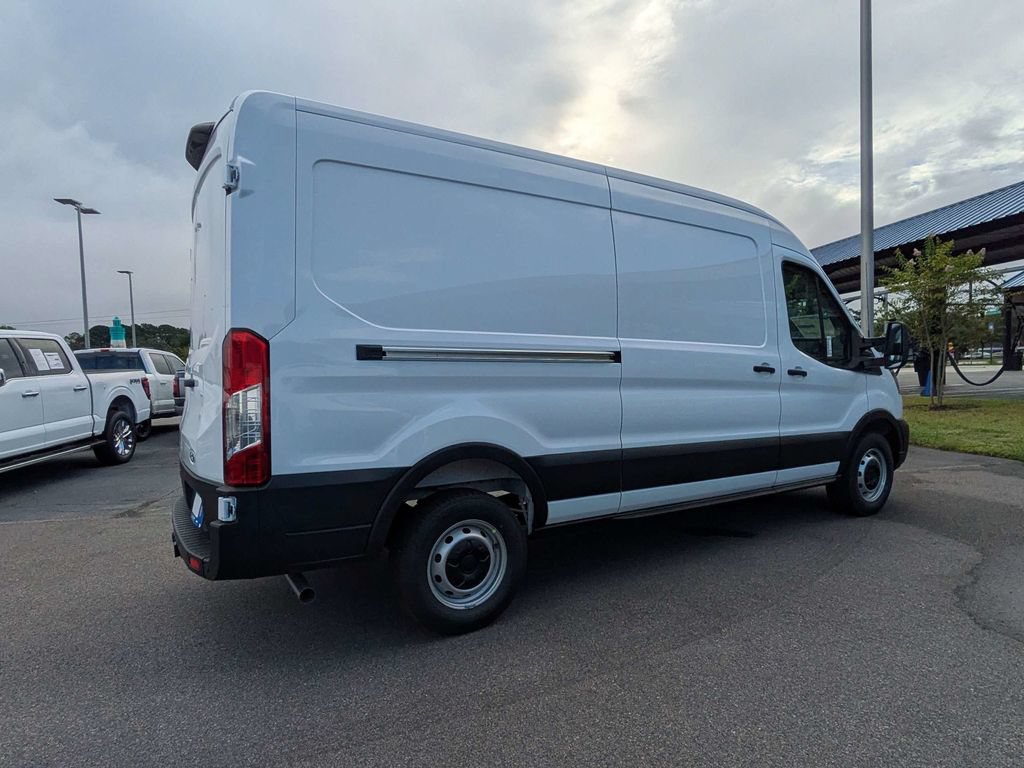 New 2027 Ford Transit 250 148 Medium Roof w/ Load Area Protection Package RWD video 4