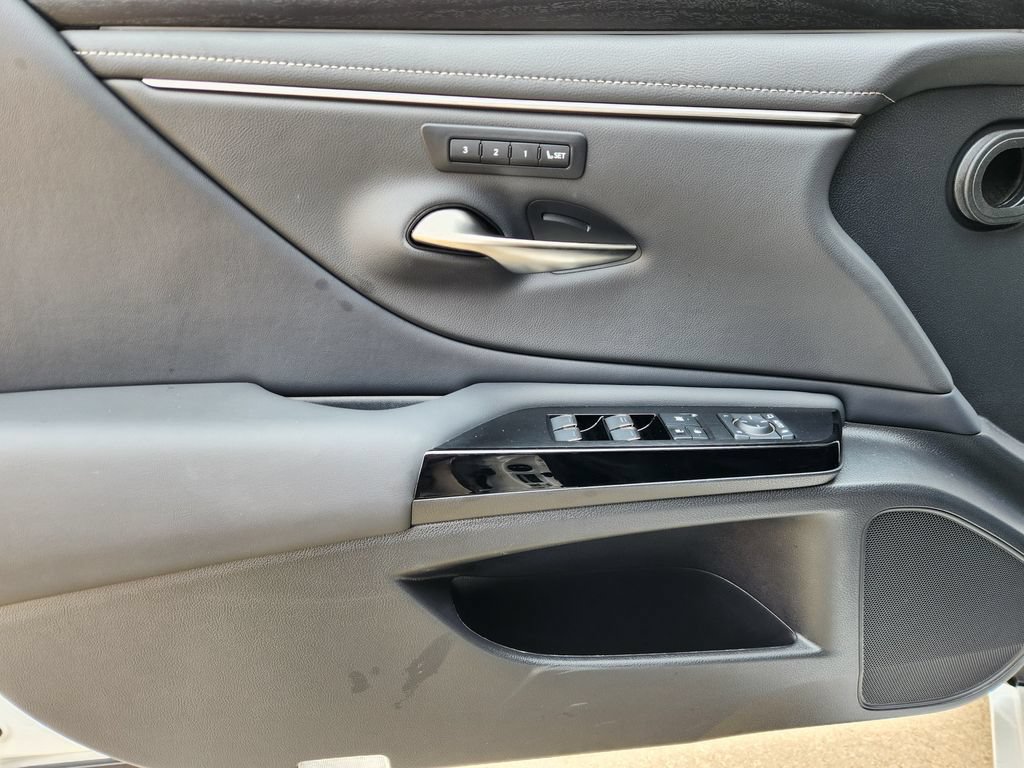 Used 2024 Lexus ES 350 w/ Premium Package FWD image 23