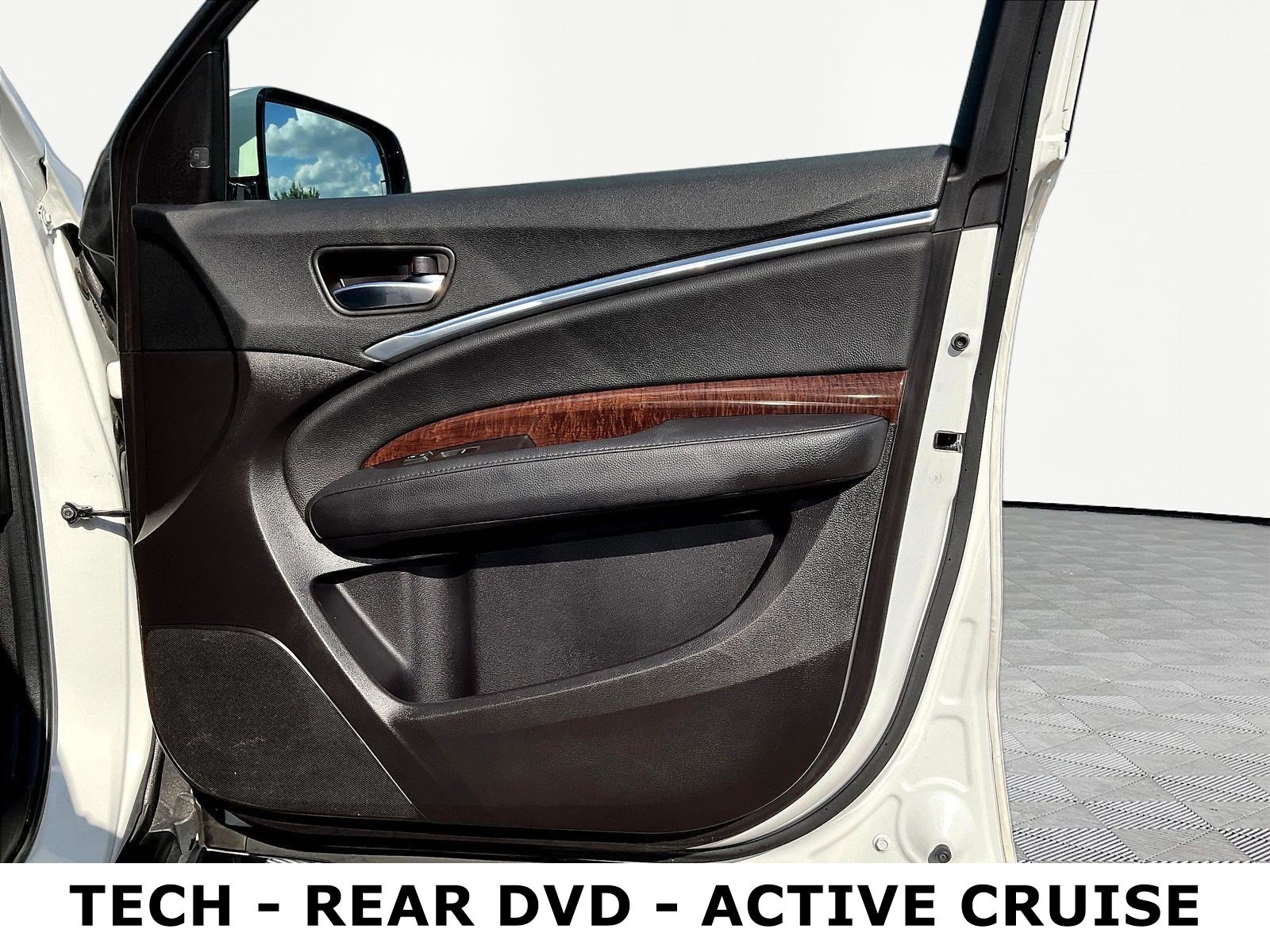 Used 2018 Acura MDX w/ Technology & Entertainment AWD/4WD image 29