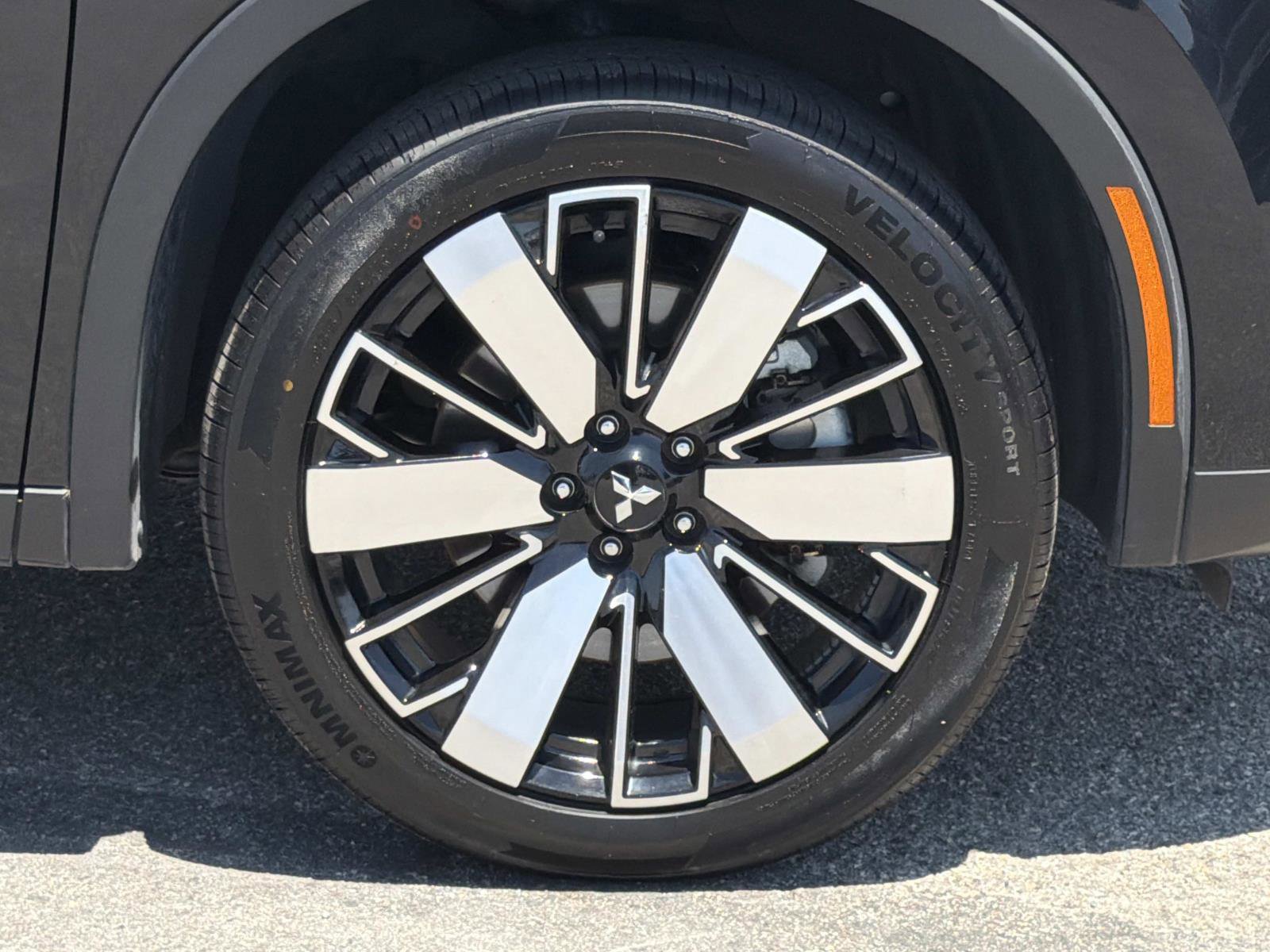 Used 2025 Mitsubishi Outlander SE FWD image 27