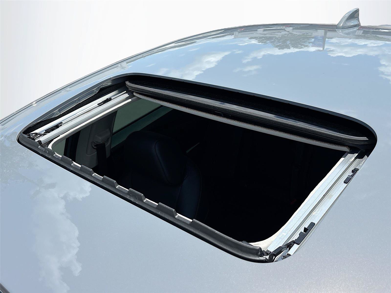 Used 2023 Honda Accord EX-L image 25