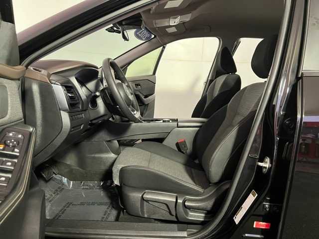 Certified 2021 Nissan Rogue S image 18