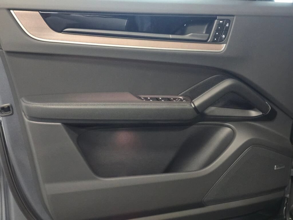 New 2026 Porsche Cayenne AWD/4WD image 35