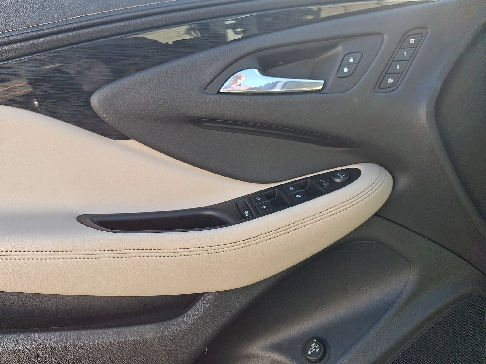 Certified 2017 Buick Envision Premium w/ Driver Confidence Package AWD/4WD image 12