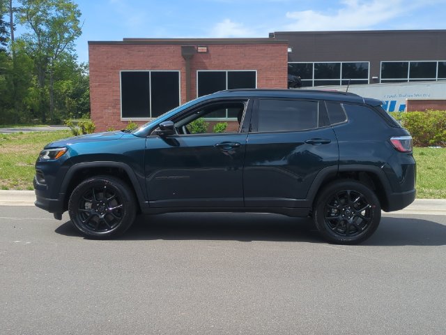 New 2026 Jeep Compass Latitude AWD/4WD image 10