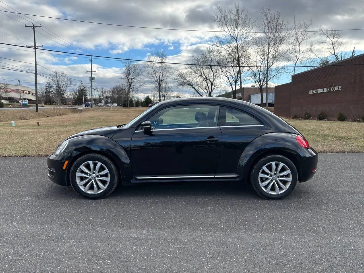 Used 2014 Volkswagen Beetle TDI image 6