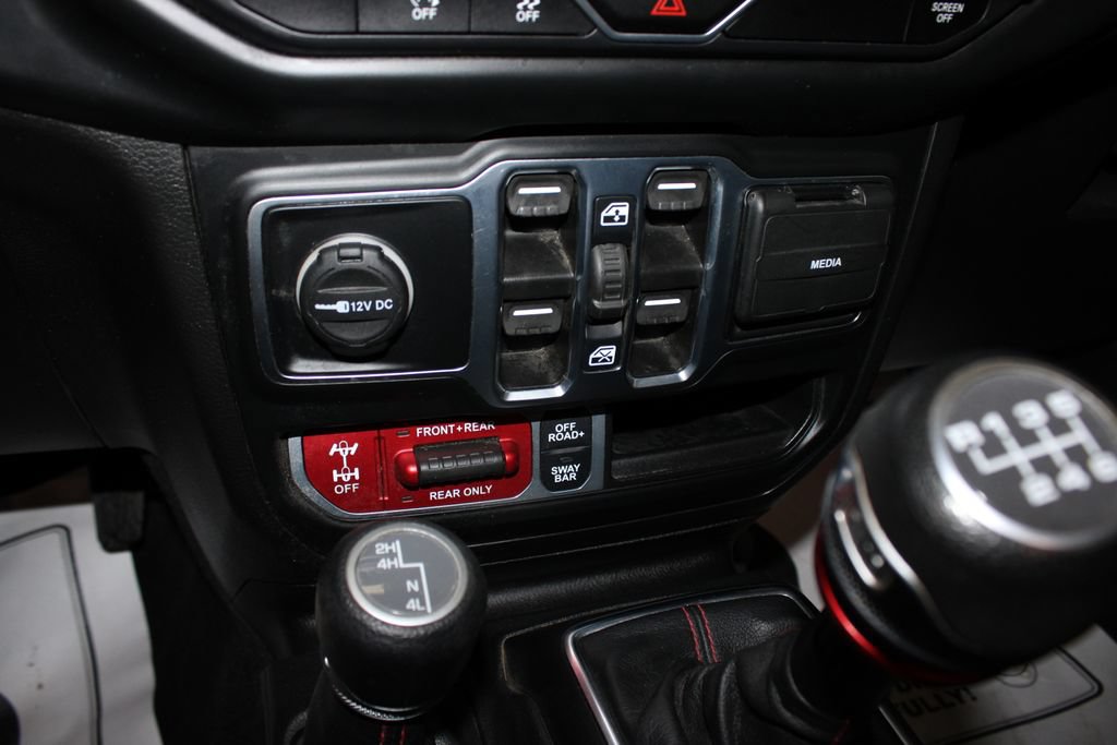 Used 2022 Jeep Gladiator Rubicon w/ Cold Weather Group AWD/4WD image 4