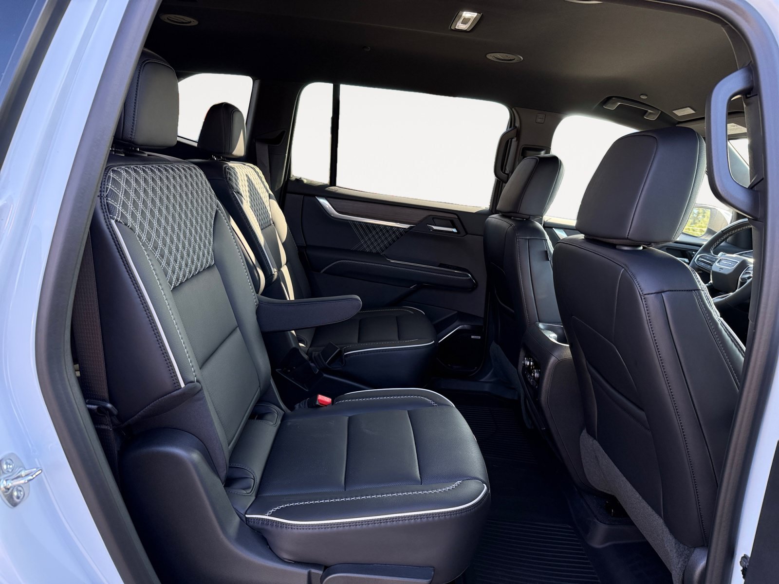 New 2026 GMC Acadia Denali w/ Super Cruise Package AWD/4WD image 18