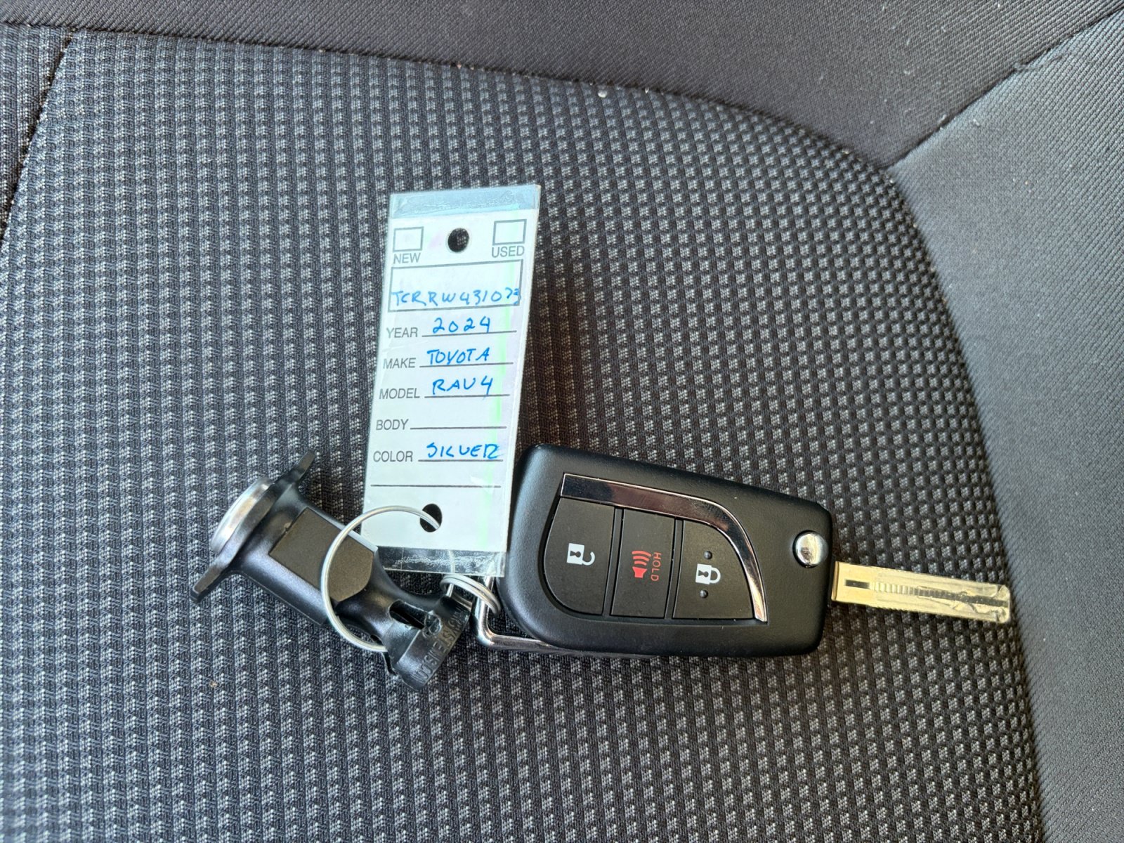 Used 2024 Toyota RAV4 LE AWD/4WD image 35