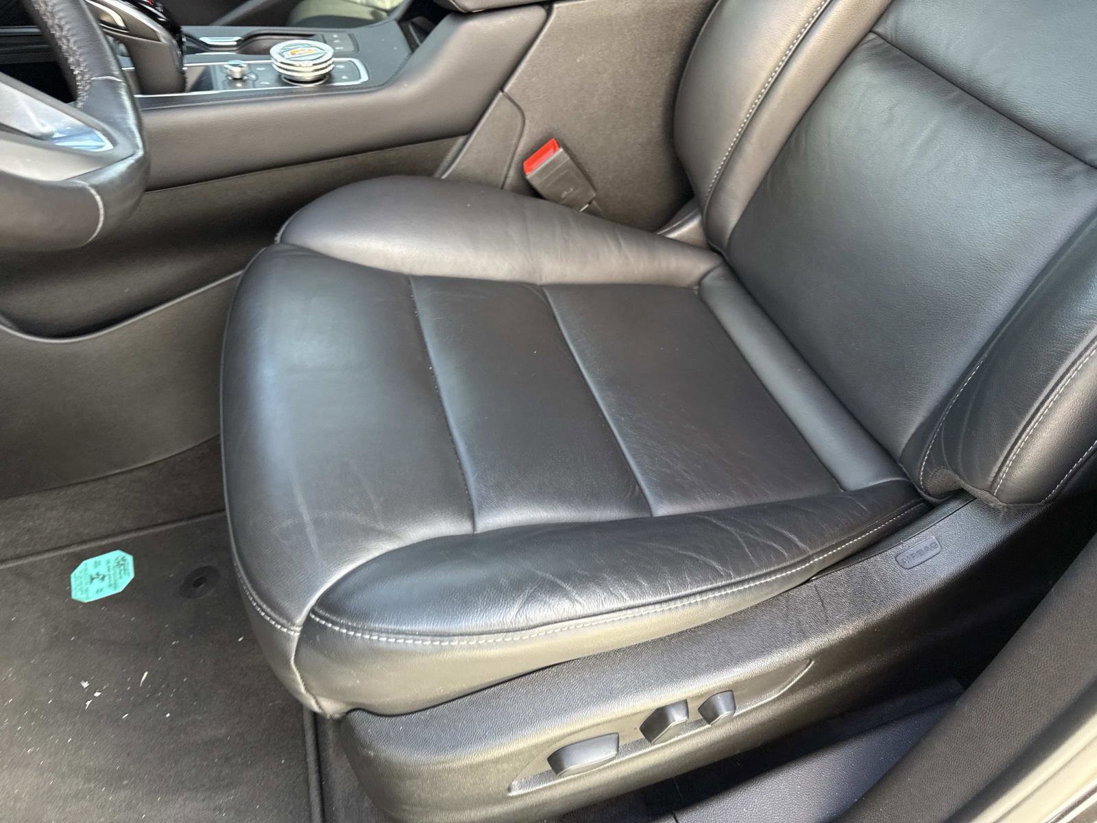 Used 2023 Cadillac XT4 Luxury w/ Cold Weather Package image 21