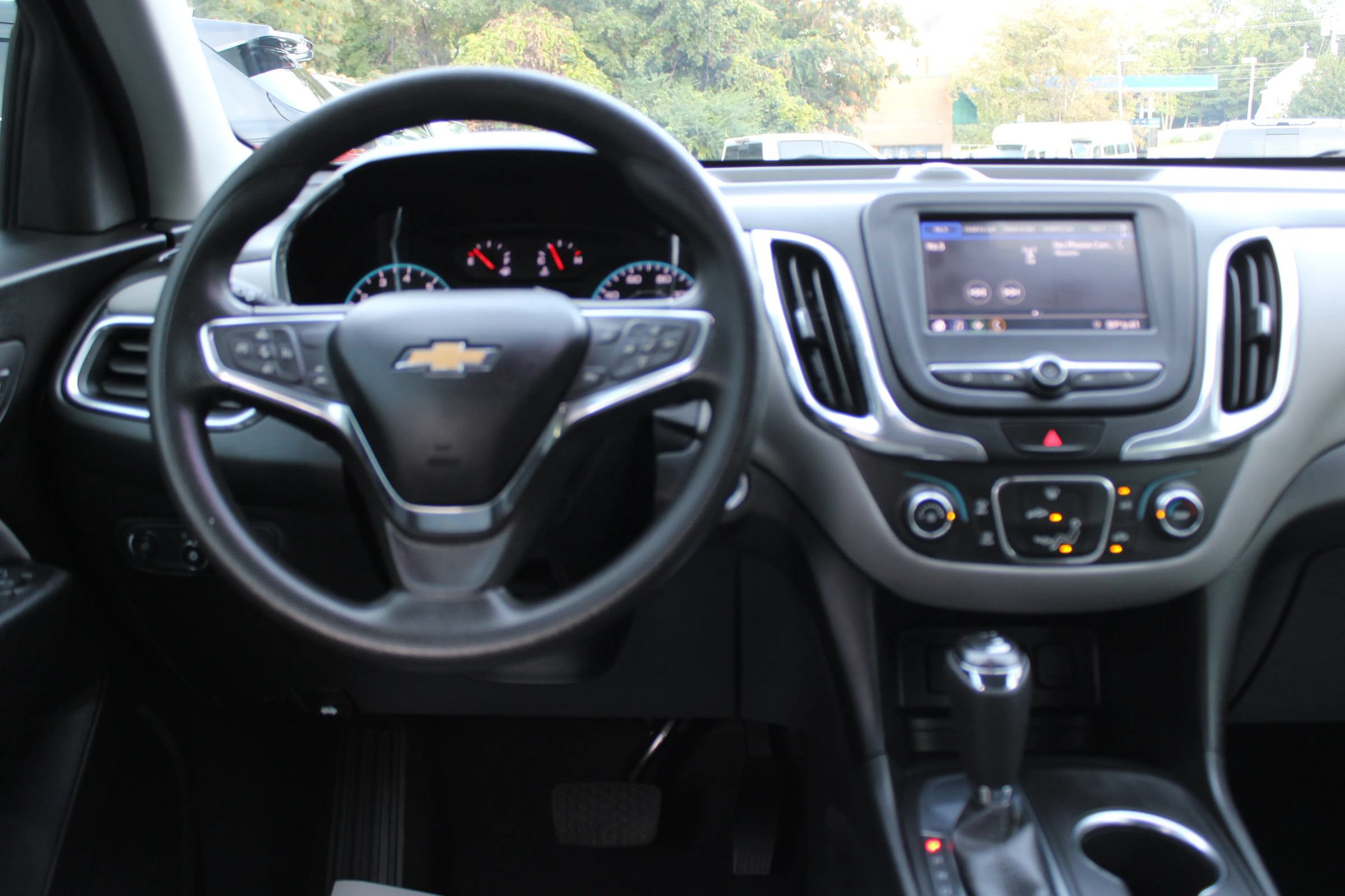 Used 2021 Chevrolet Equinox LS FWD image 14