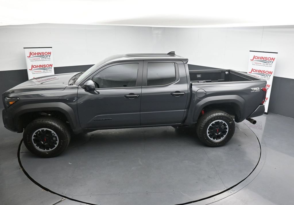 Used 2025 Toyota Tacoma TRD Off-Road AWD/4WD image 27