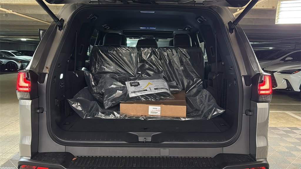 New 2025 Lexus LX 600 4WD w/ Luxury Package image 9